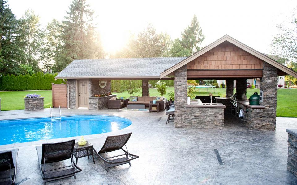 Custom home backyard outdoor living space